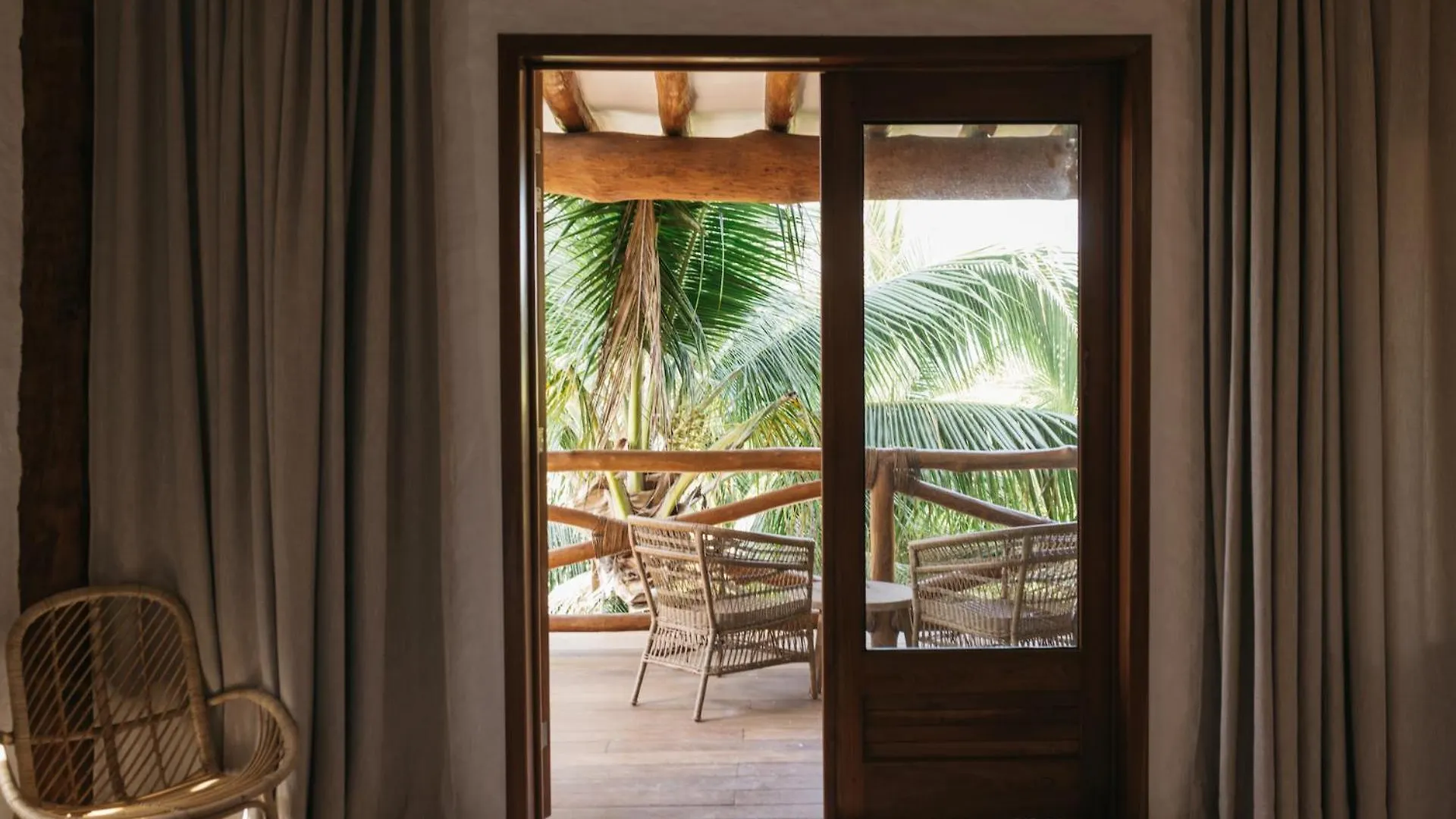 Casa Las Tortugas Petit Beach Hotel & Spa Остров Холбокс 4*,  Мексика